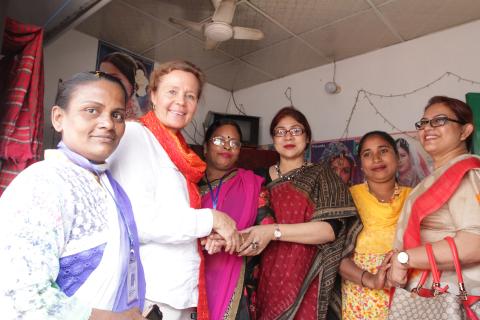 Dr. Torkelsson and the UNFPA team visit a beauty parlour