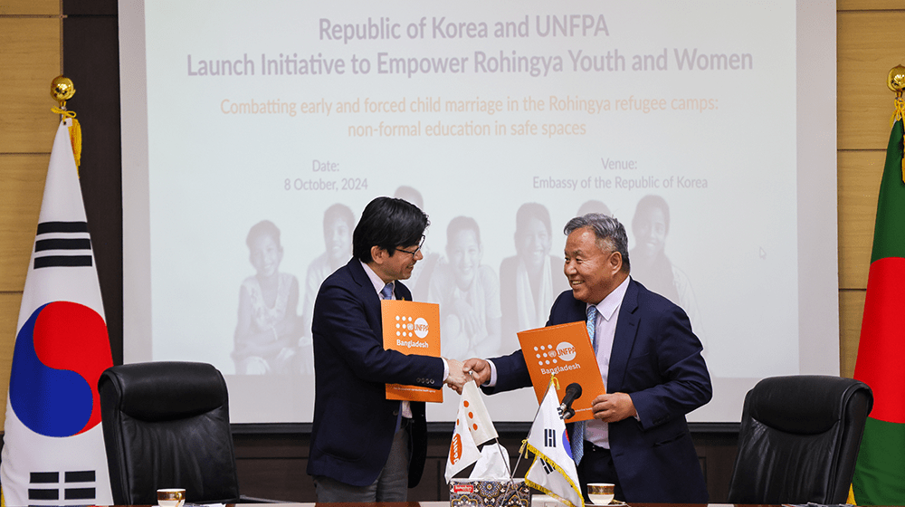 UNFPA Representative Masaki Watabe and Korean Ambassador to Bangladesh Park Young-sik